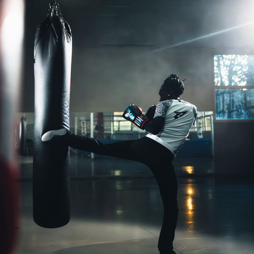 Entraînement de boxe française : Comment débuter et atteindre la maîtrise ?