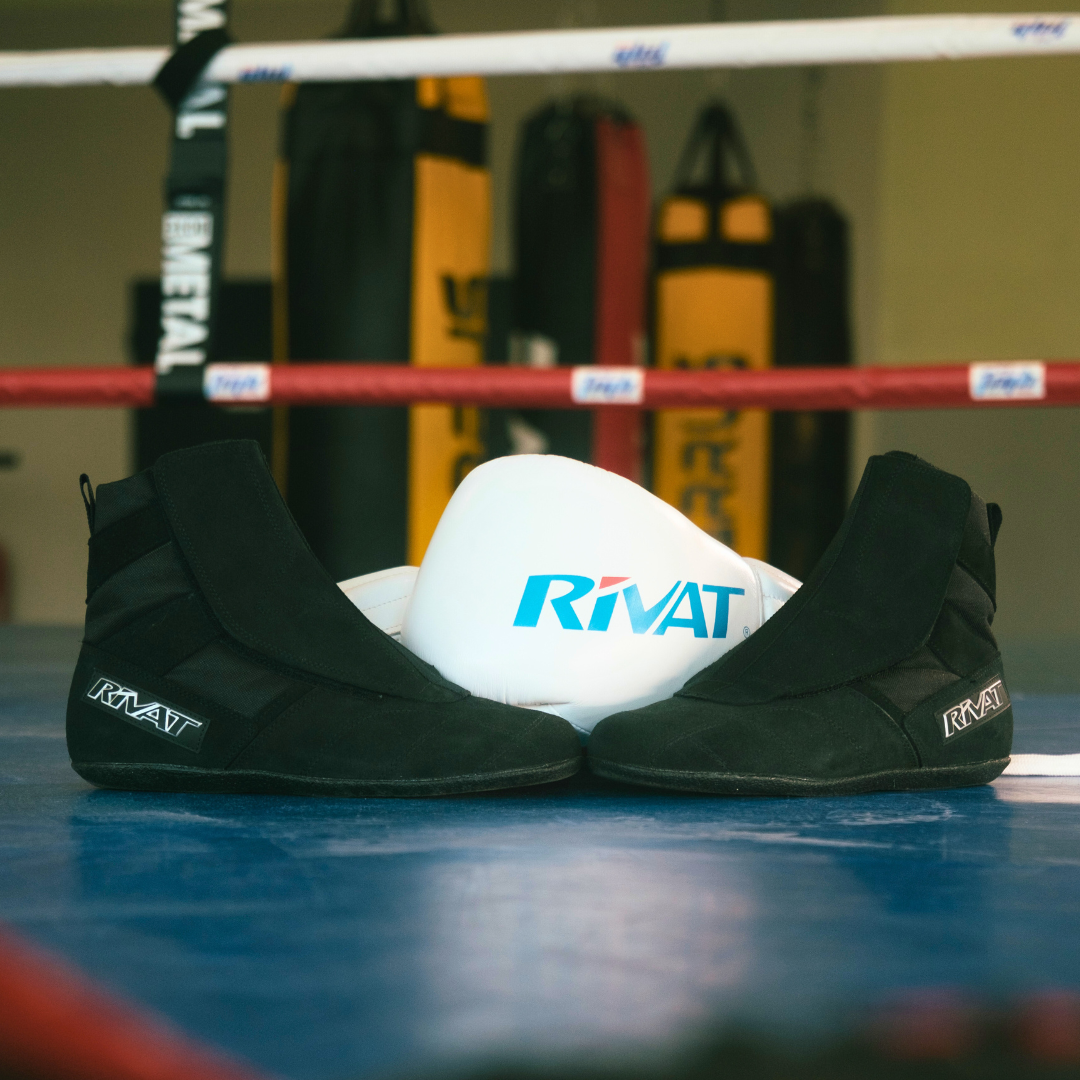 Chaussures et gants de savate boxe française