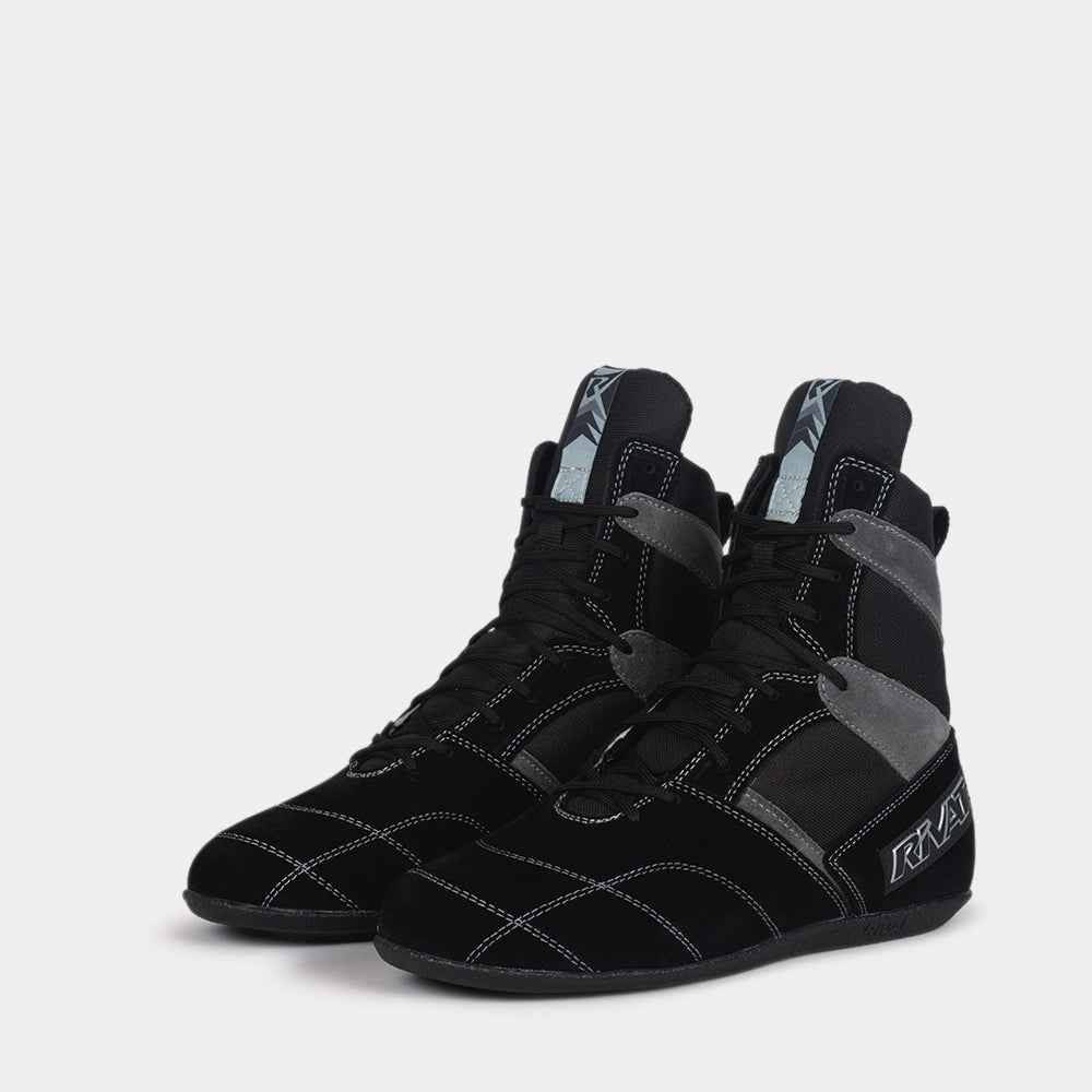 Chaussures de boxe française Rivat noires avec logo gris et design montants pour entraînement