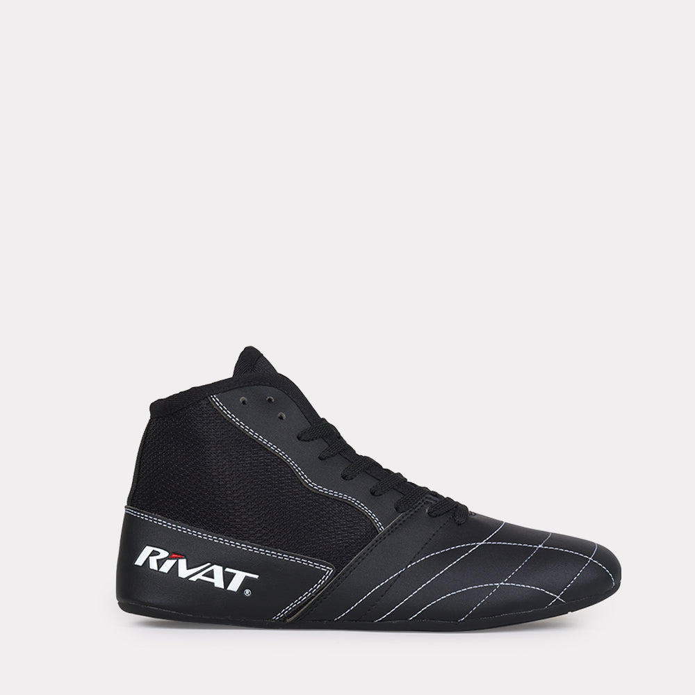 Chaussures de boxe noires Rivat légères avec design montante et coutures renforcées