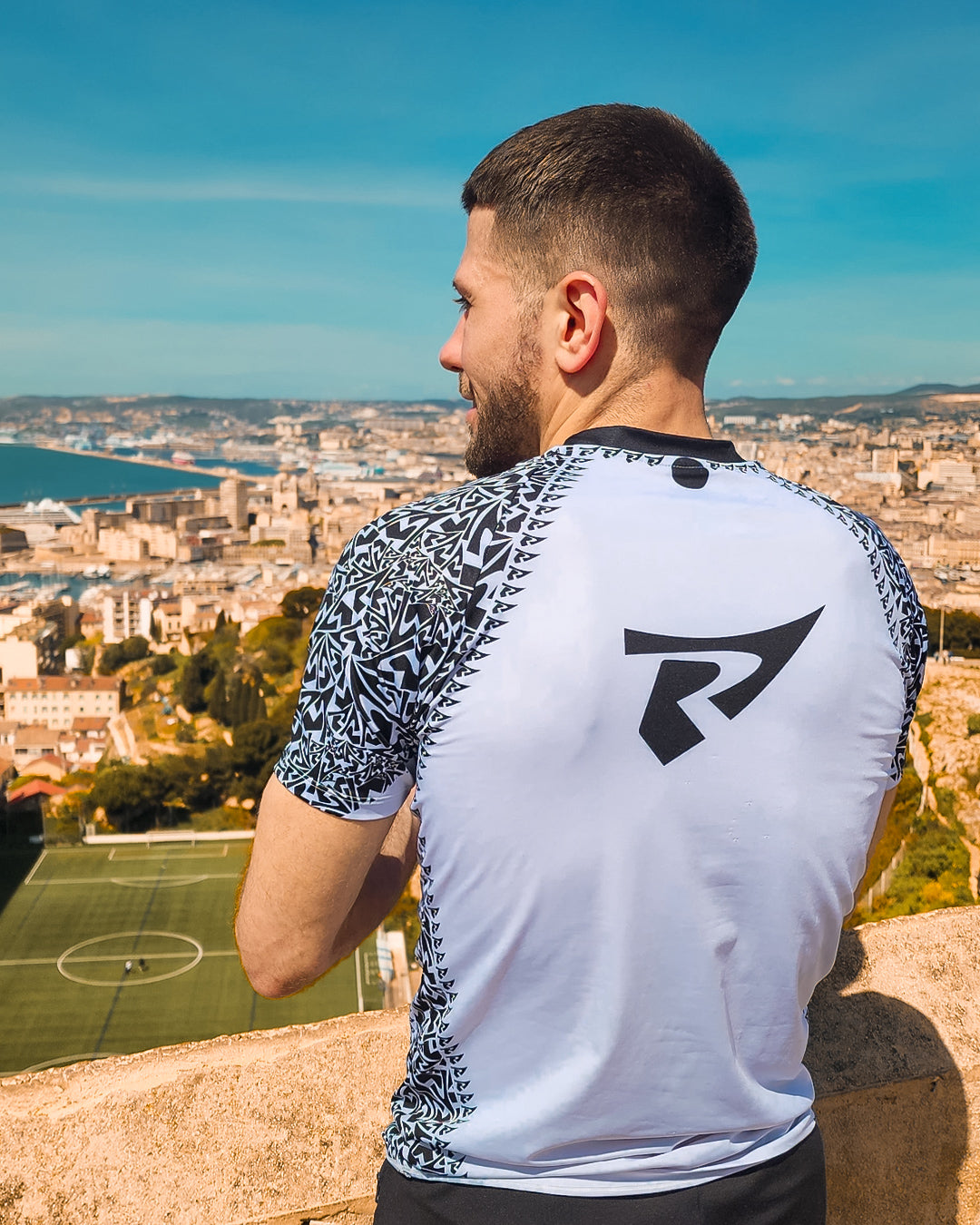 Thomas SILVESTRI, boxeur de savate boxe française au Royal Boxing Club de Marseille, avec l'équipement de la marque française RIVAT