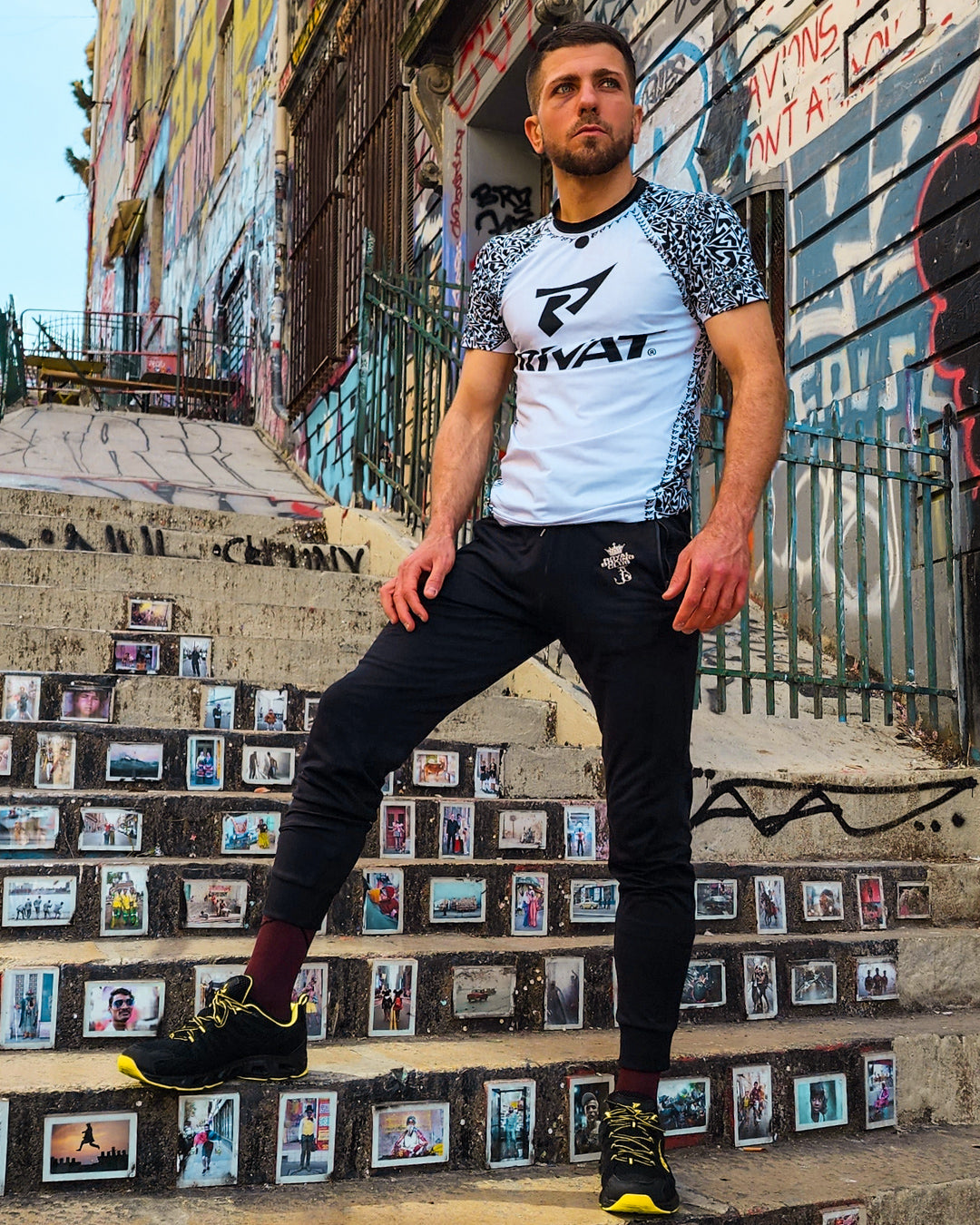 Thomas SILVESTRI, boxeur de savate boxe française au Royal Boxing Club de Marseille, avec l'équipement de la marque française RIVAT