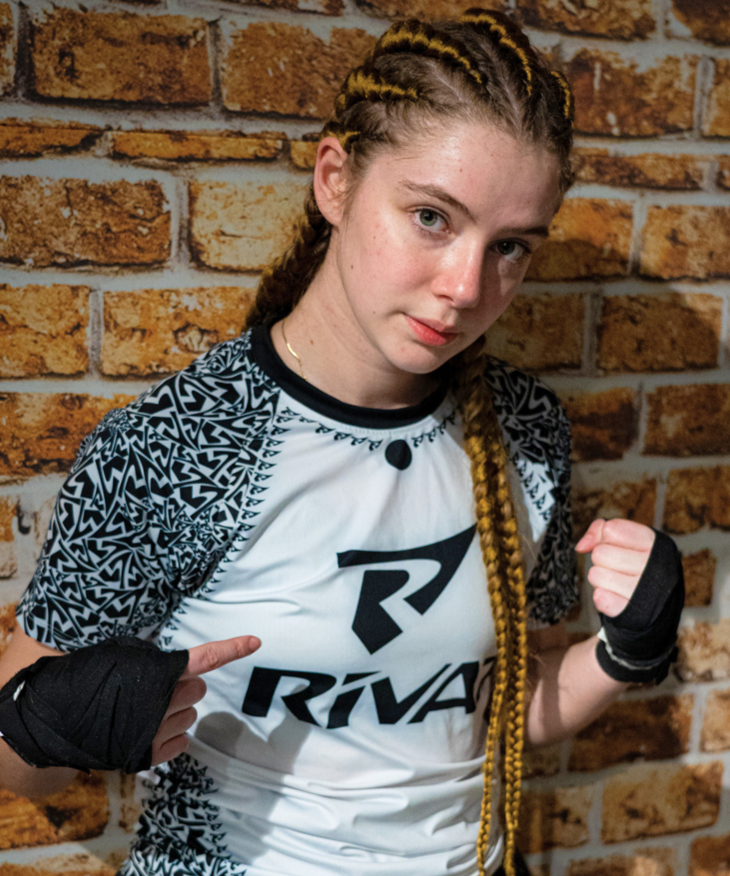 Océane LEVASSORT, boxeuses savate boxe française avec l'équipement de la marque française RIVAT