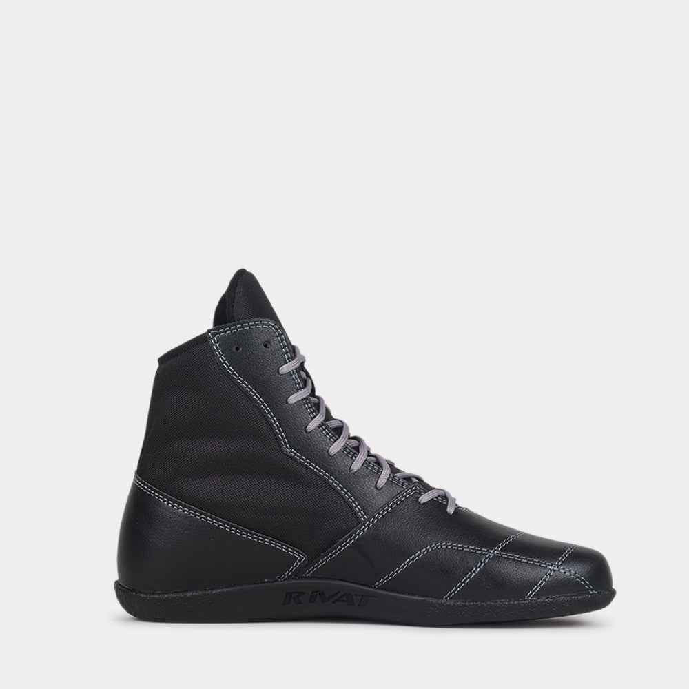 Chaussures de boxe française Rivat noires en cuir avec lacets et coutures renforcées