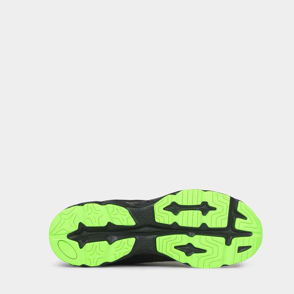 Semelle verte et noire de chaussures fitness homme noir de la marque Rivat pour un bon maintien